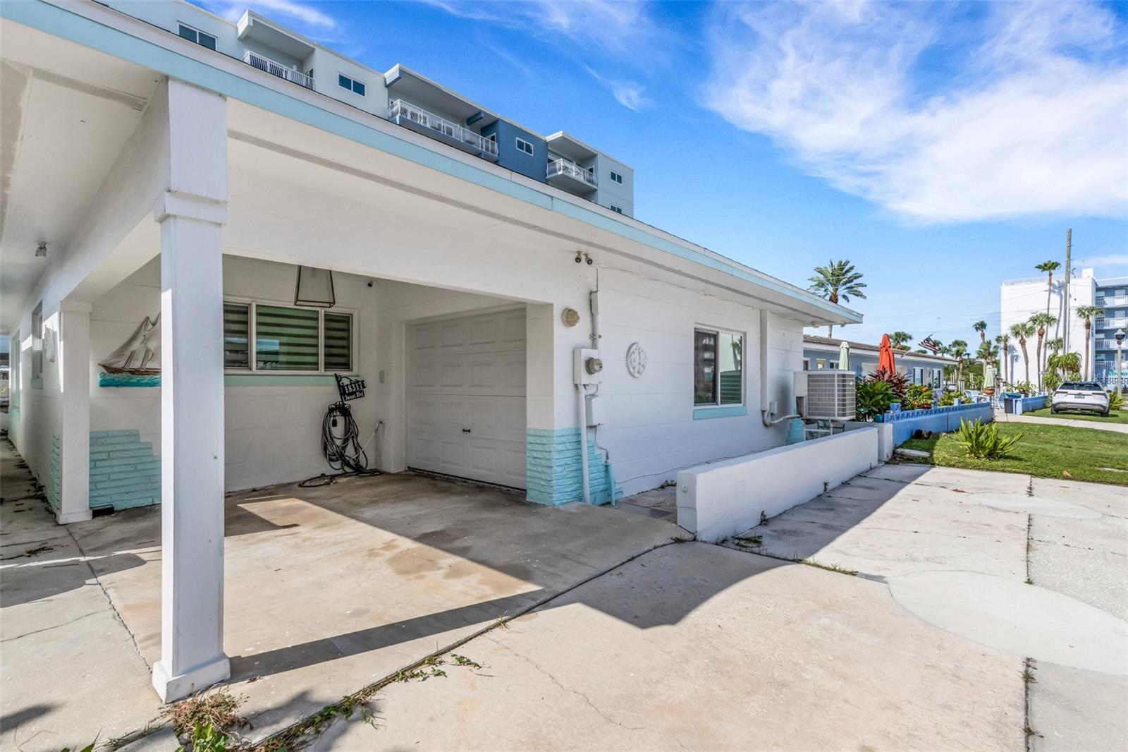 18317 Sunset Blvd Property Photo 5