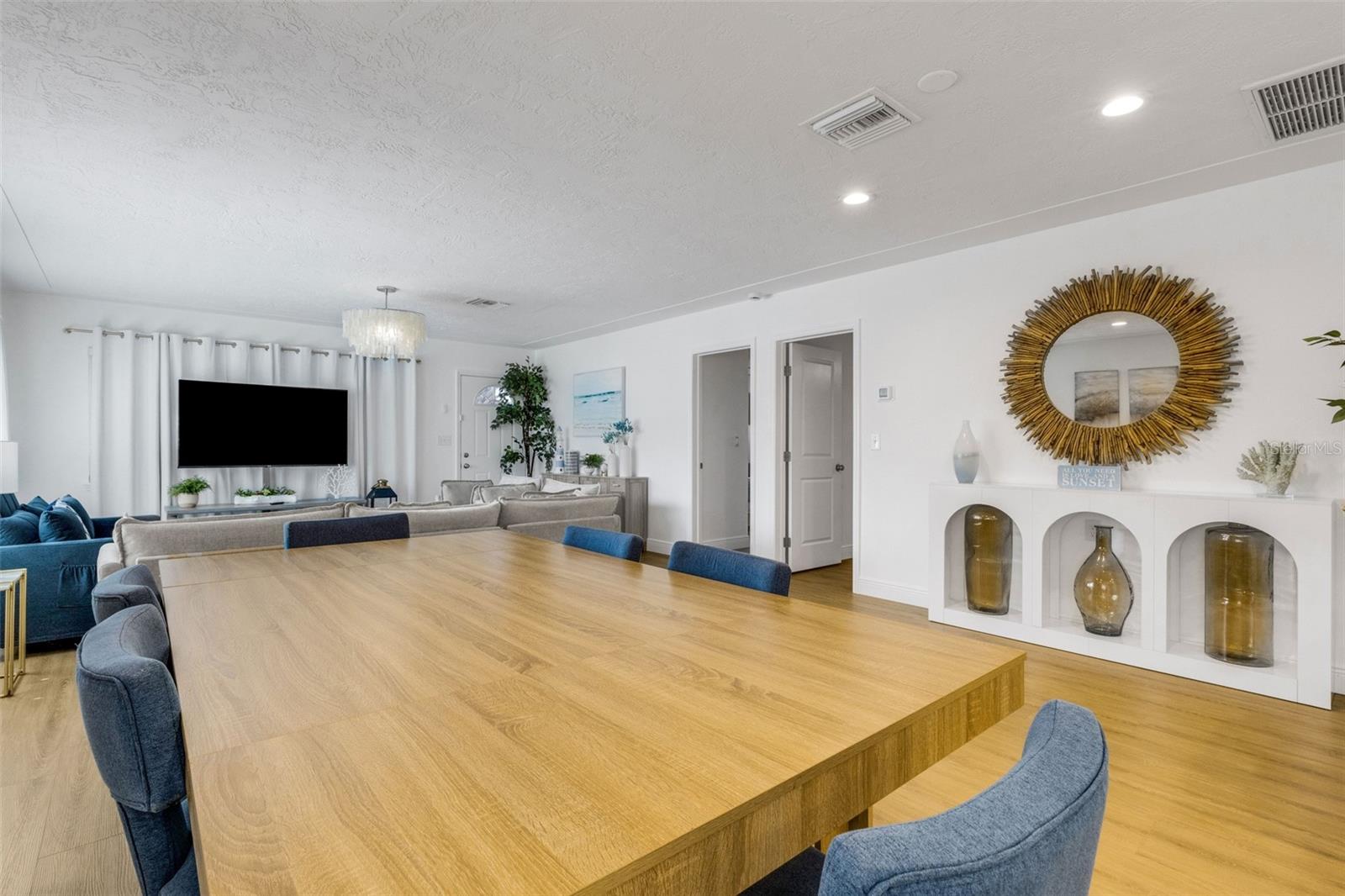 18317 Sunset Blvd Property Photo 11