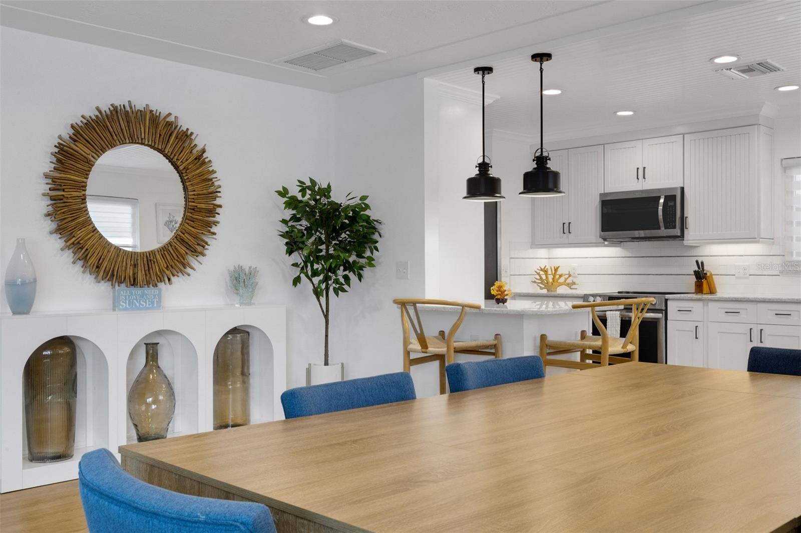 18317 Sunset Blvd Property Photo 13