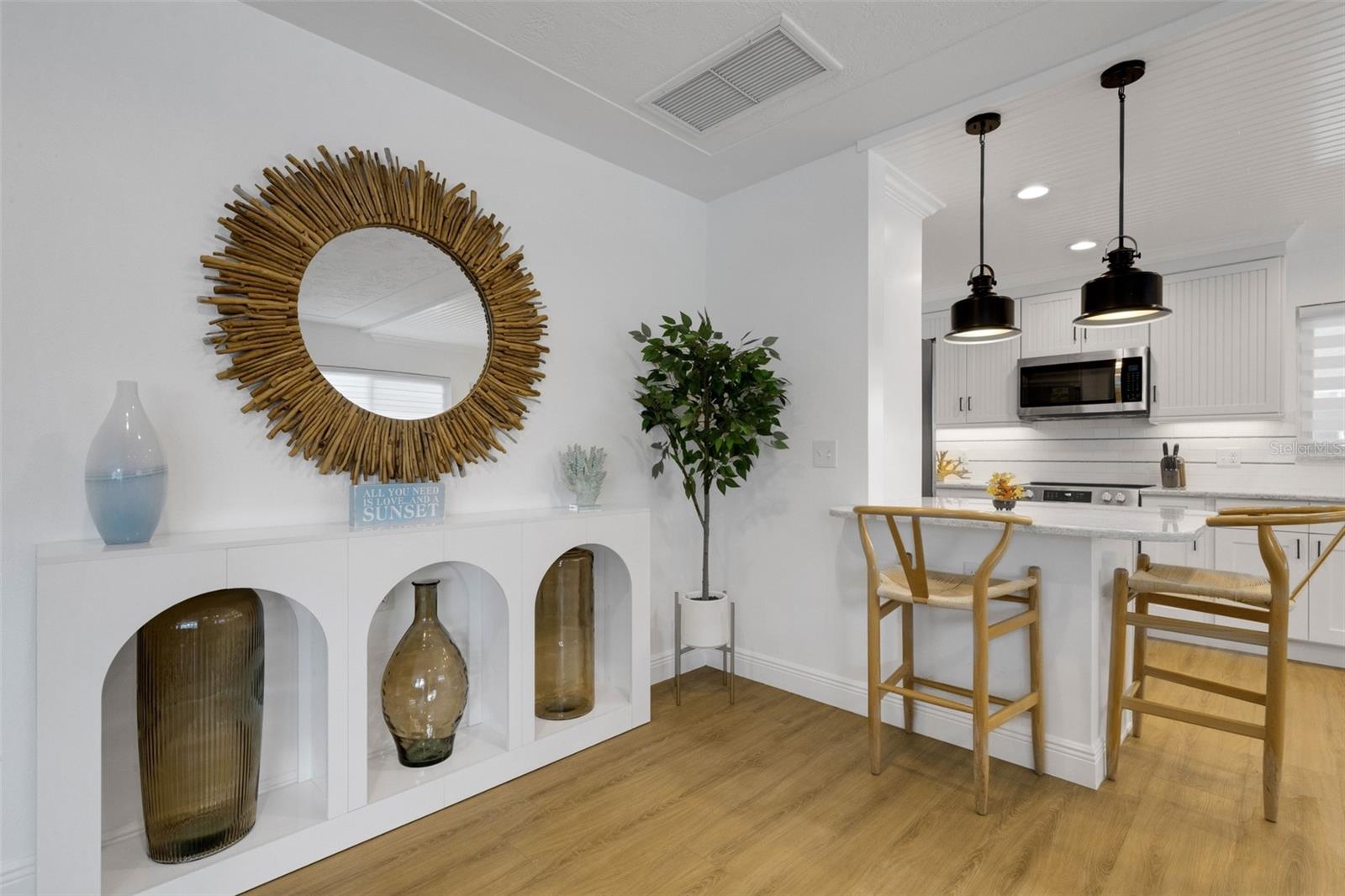 18317 Sunset Blvd Property Photo 14