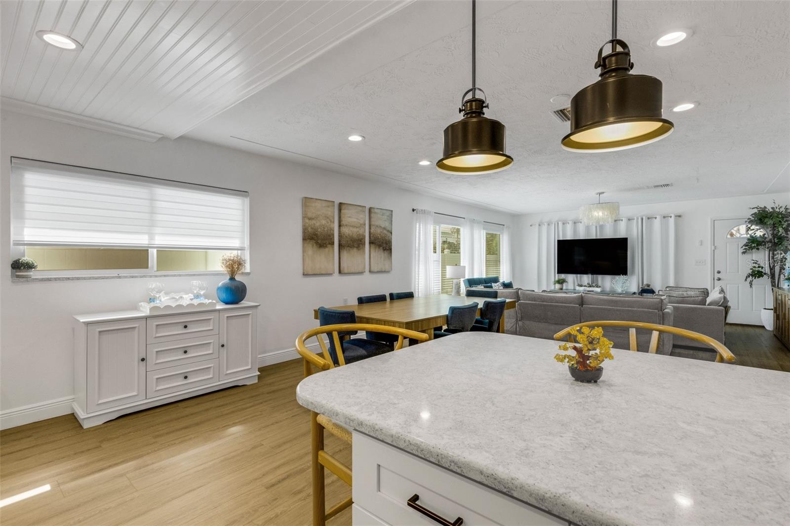 18317 Sunset Blvd Property Photo 21