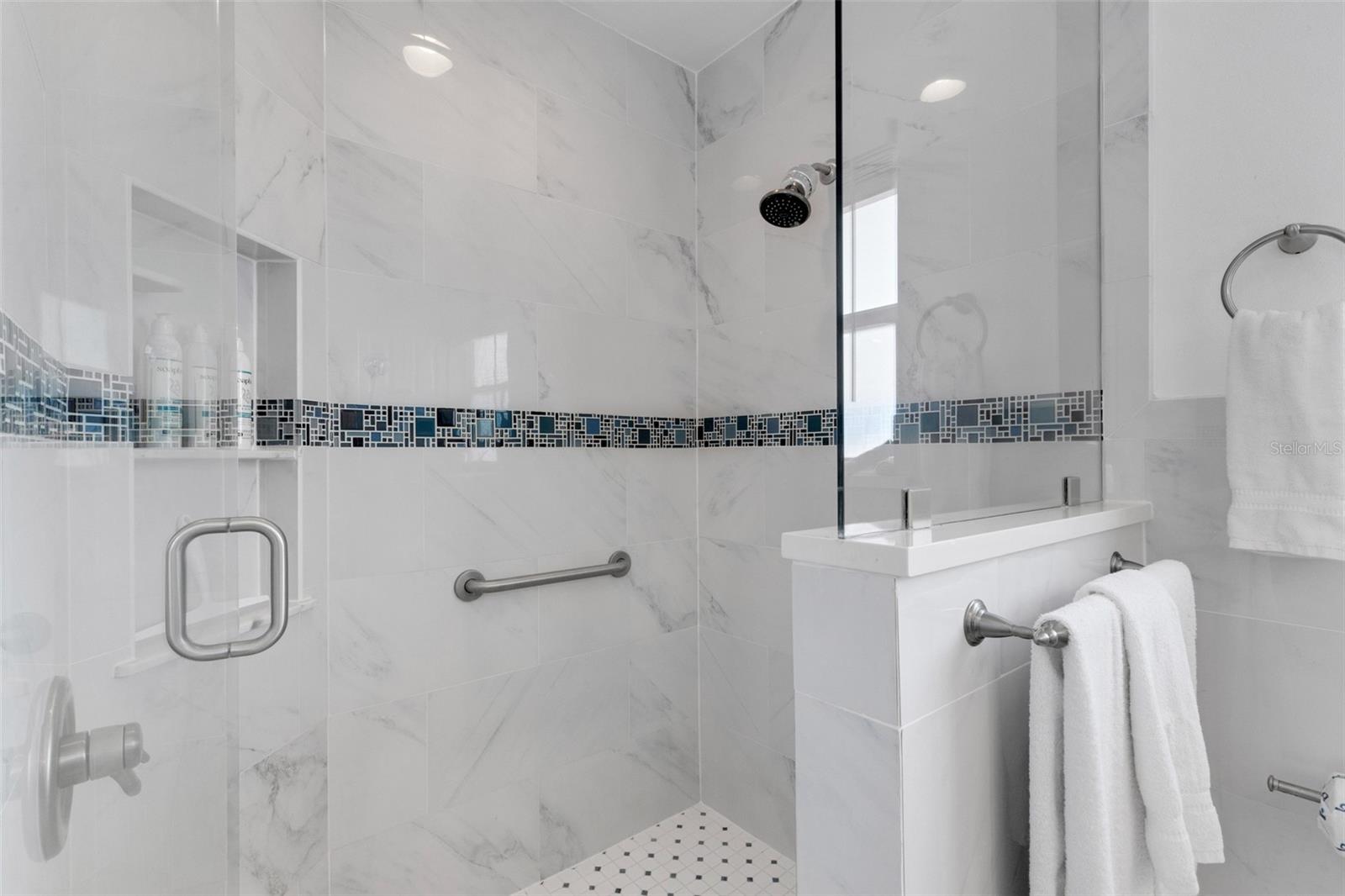 18317 Sunset Blvd Property Photo 33