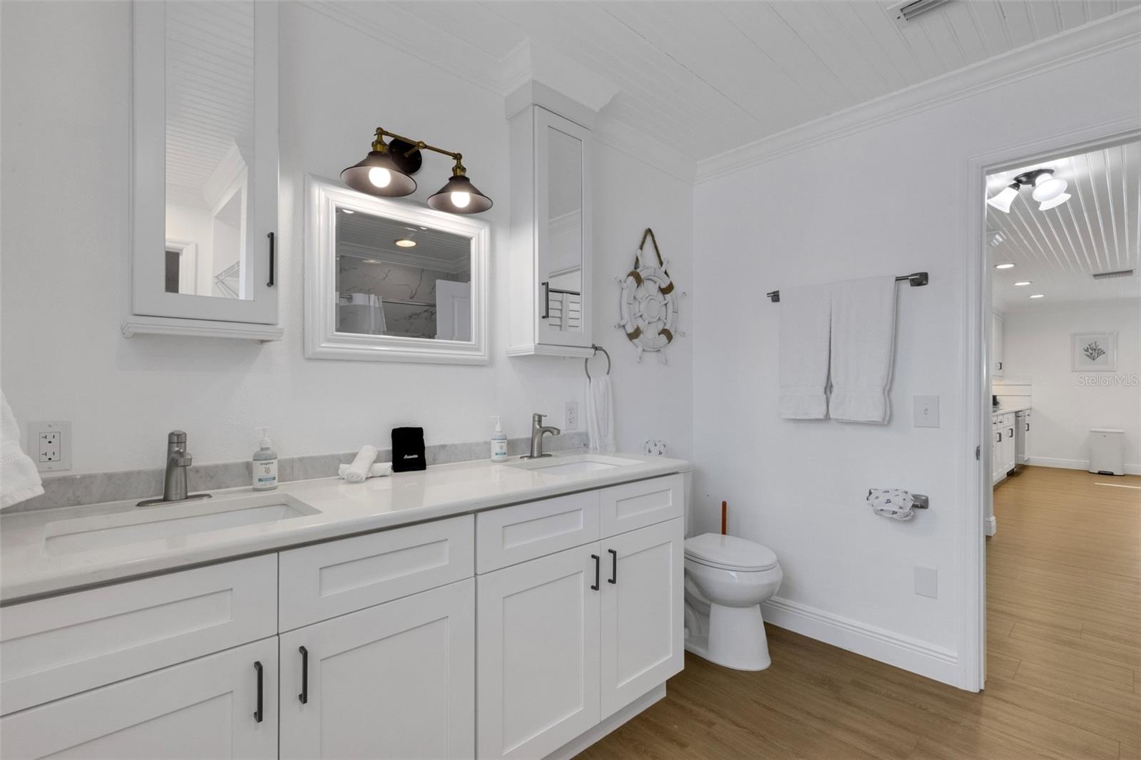 18317 Sunset Blvd Property Photo 40