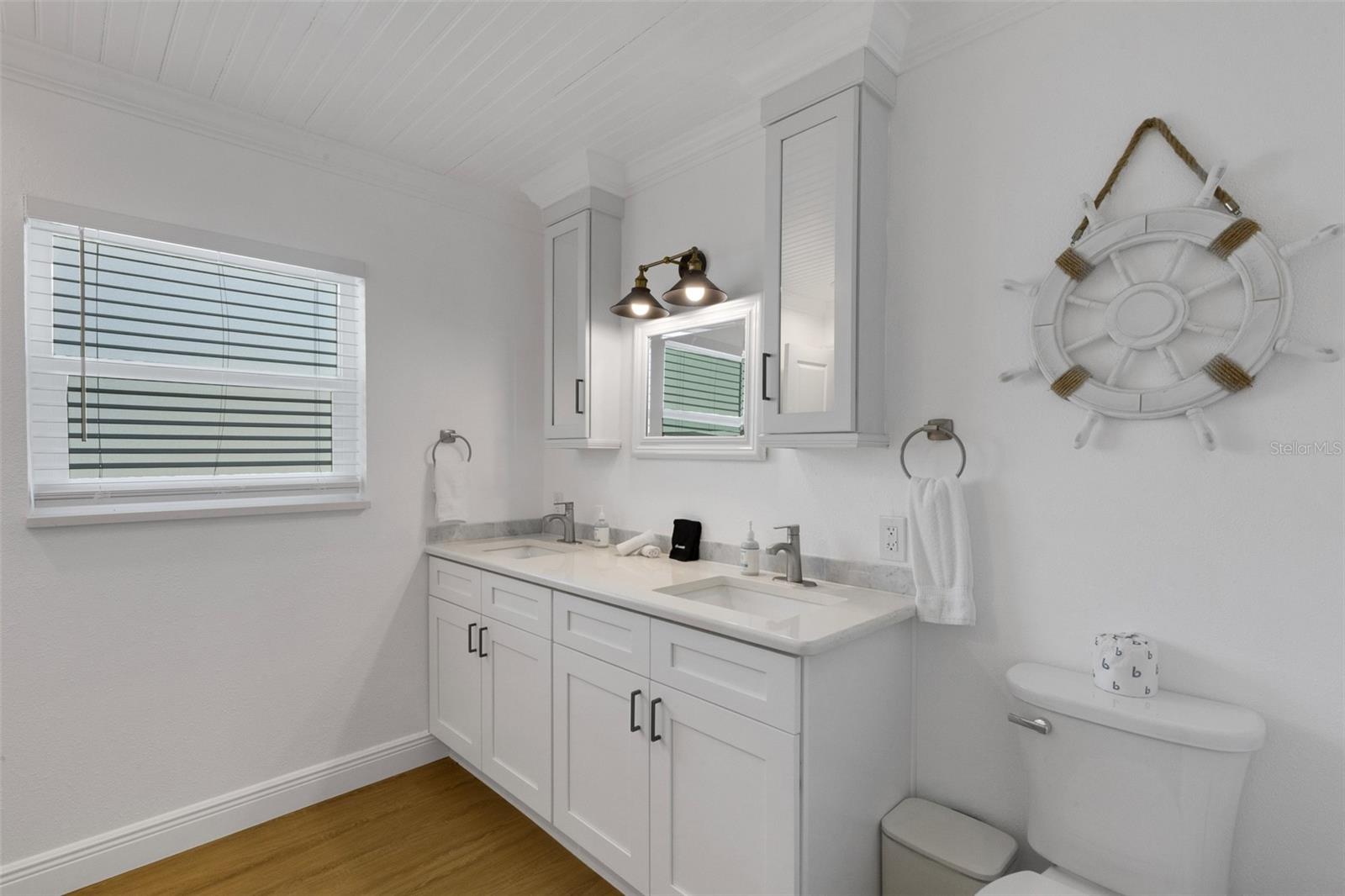 18317 Sunset Blvd Property Photo 41