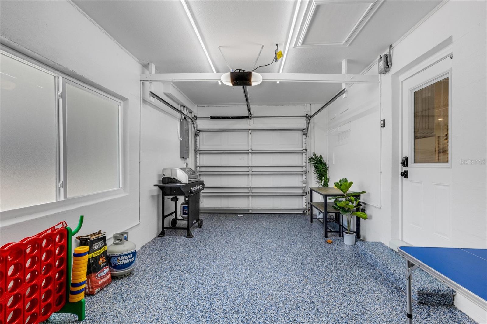 18317 Sunset Blvd Property Photo 42