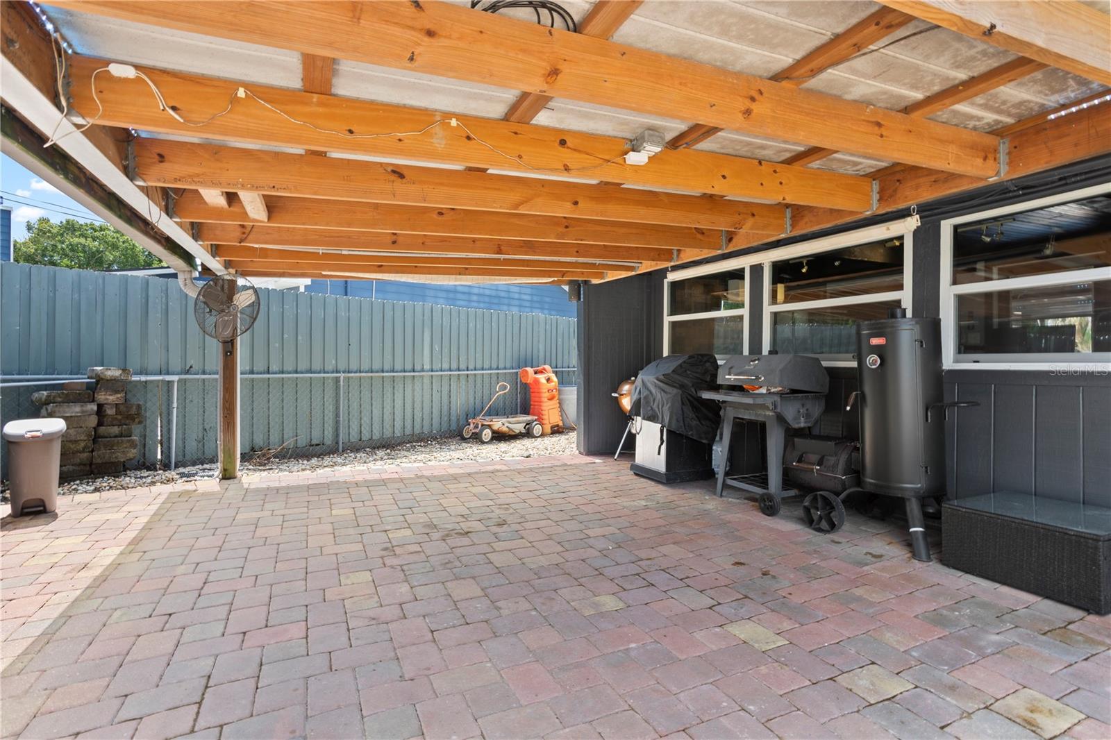 6809 Willoughby Ln Property Photo 33