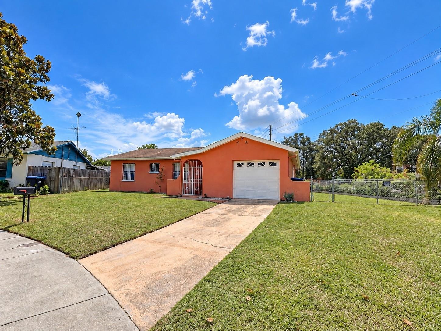4068 Castlegate Dr Property Photo 3