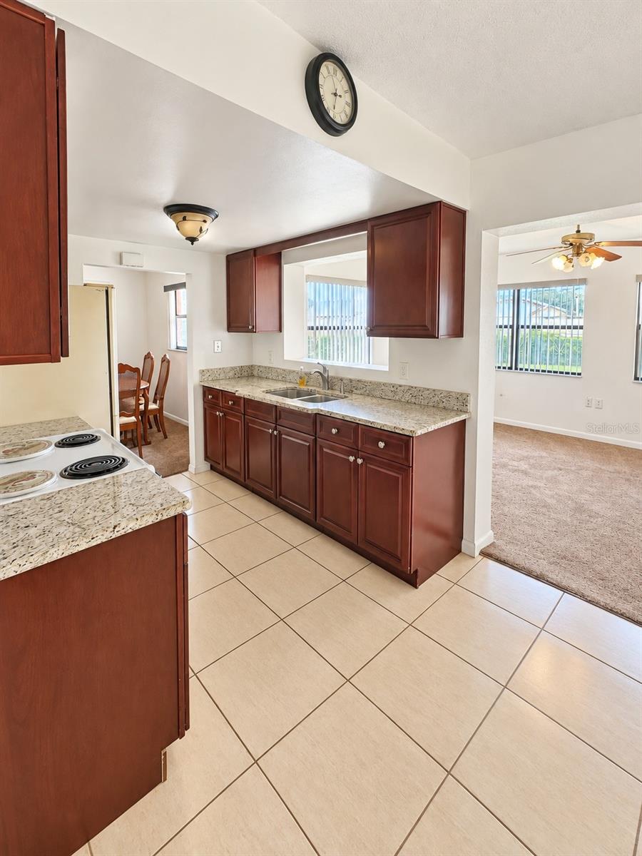 4068 Castlegate Dr Property Photo 7