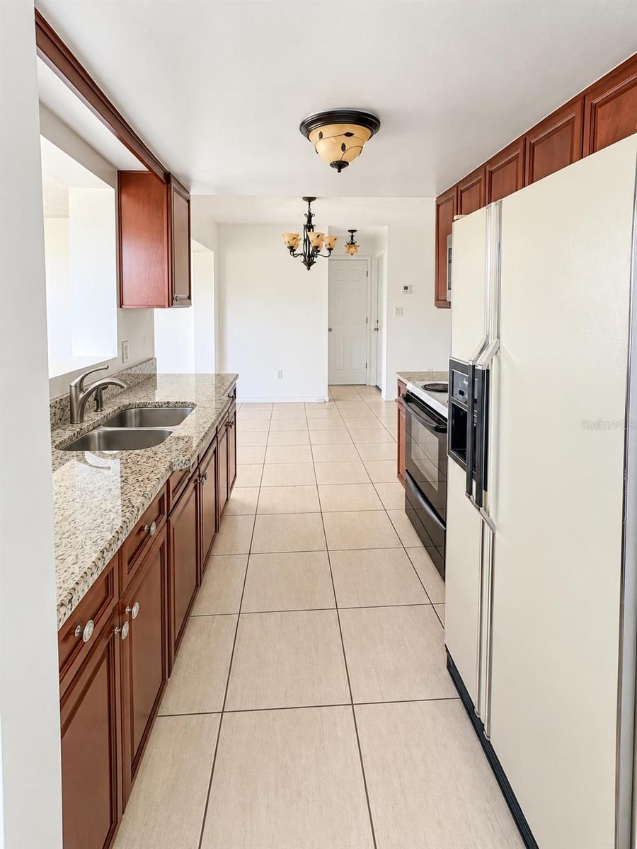 4068 Castlegate Dr Property Photo 8