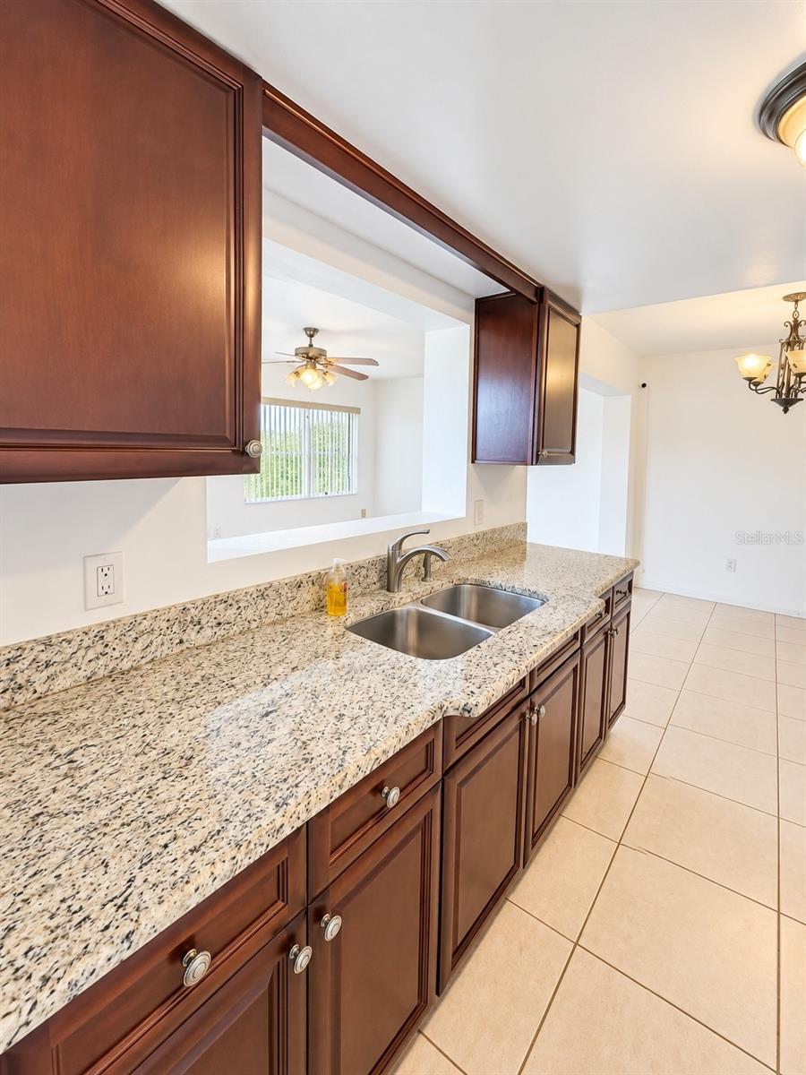 4068 Castlegate Dr Property Photo 9