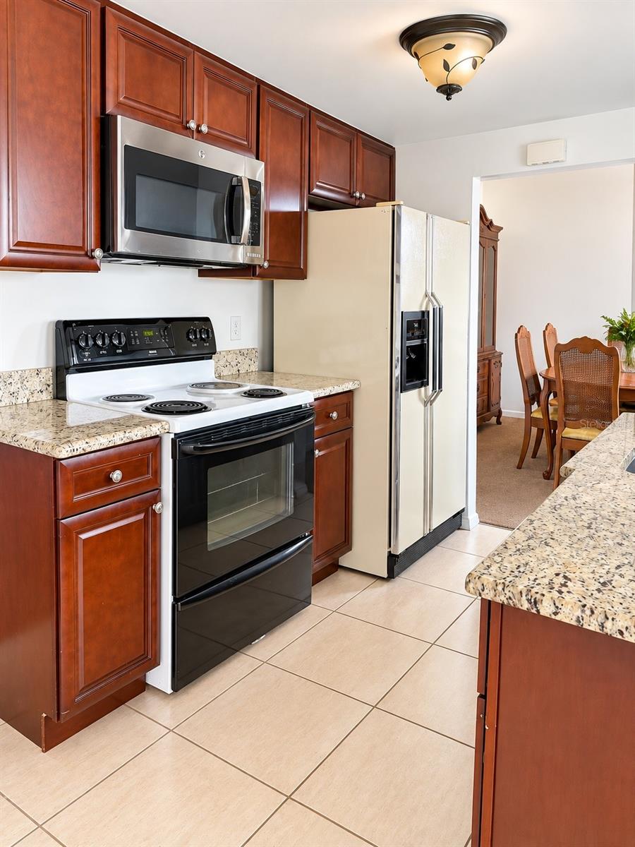 4068 Castlegate Dr Property Photo 11
