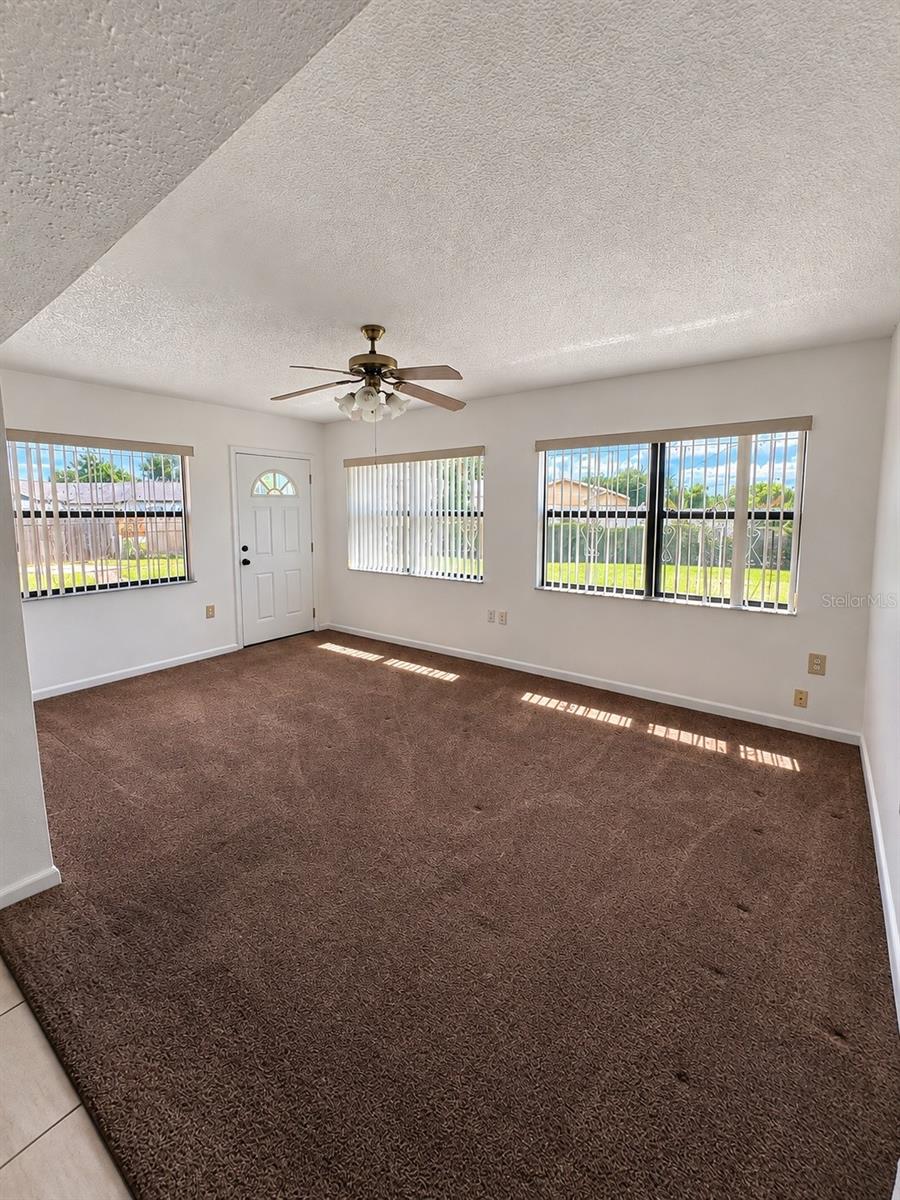 4068 Castlegate Dr Property Photo 16