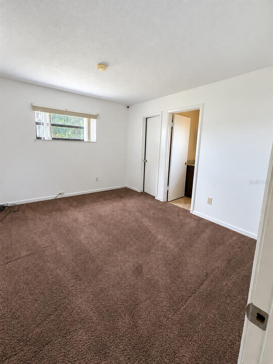 4068 Castlegate Dr Property Photo 23