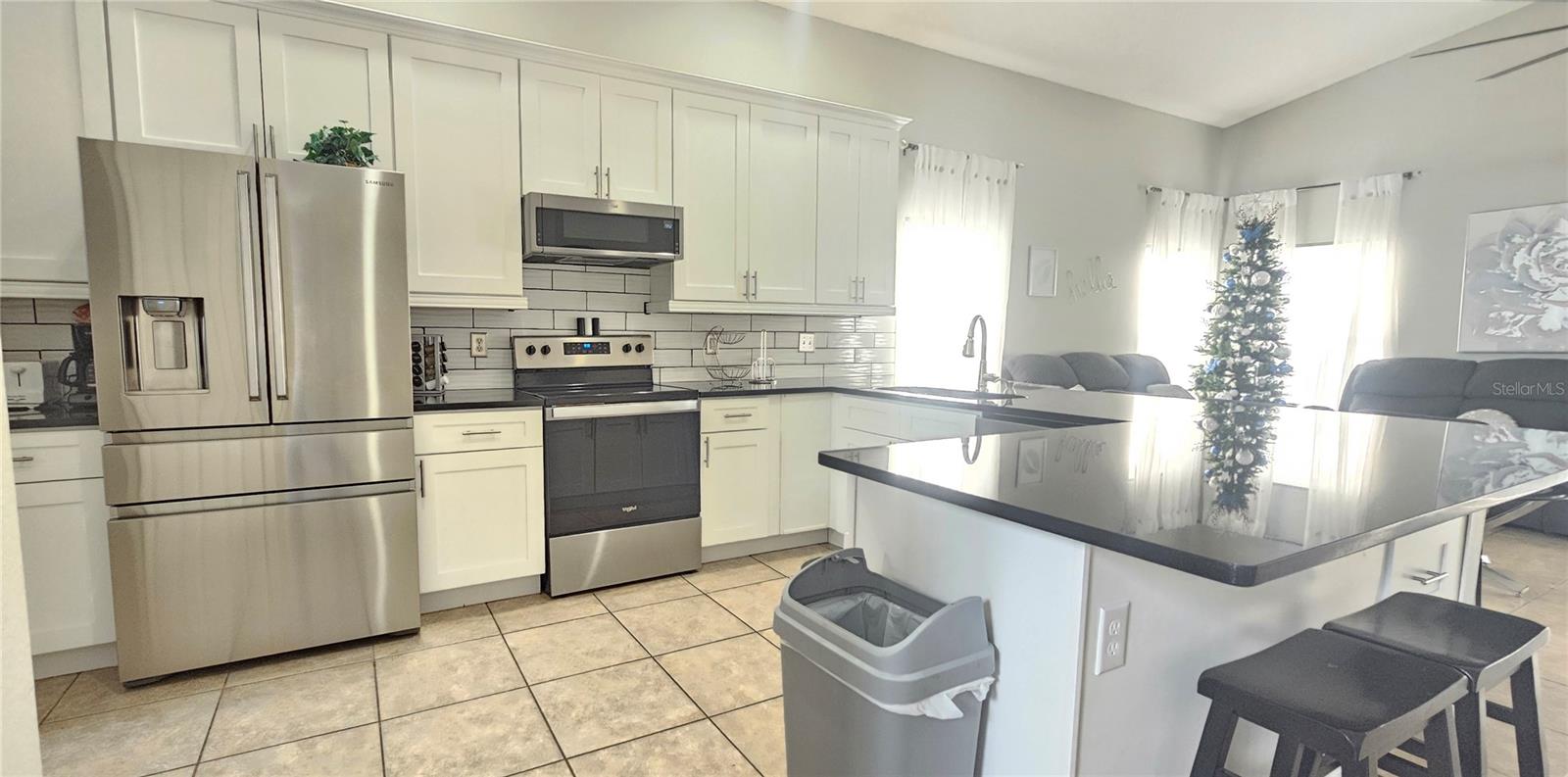 179 Emeraldview Ave Property Photo 2