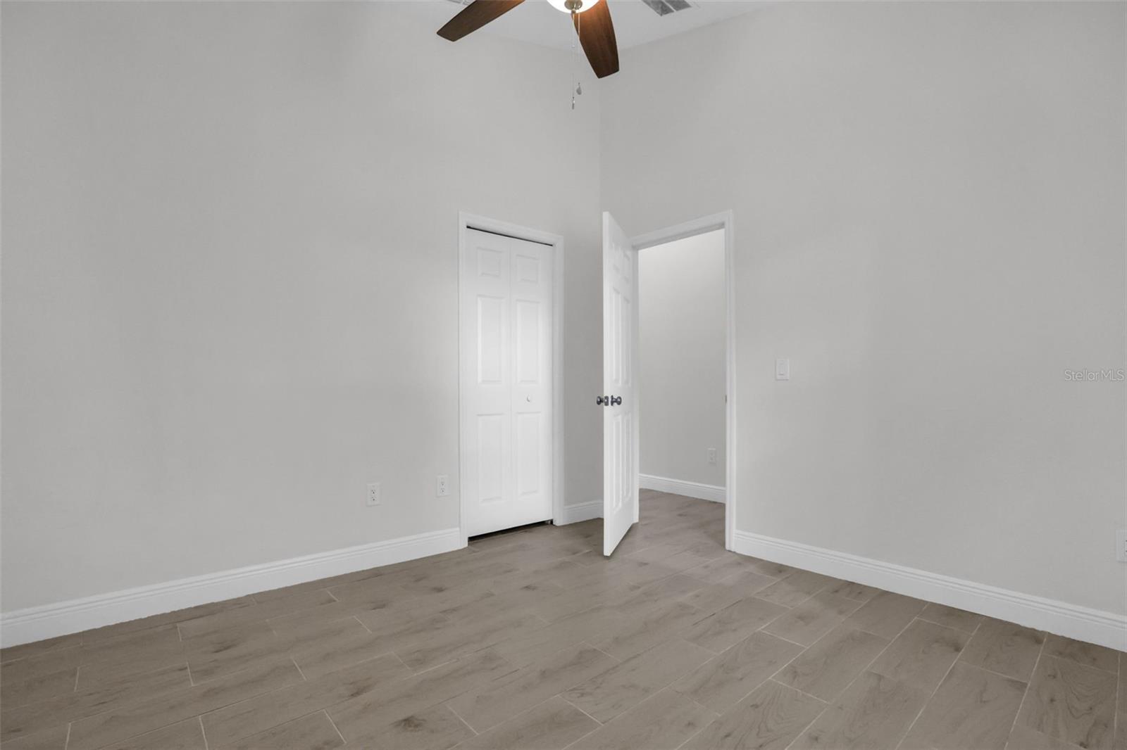 430 W Walts Ave Property Photo 19