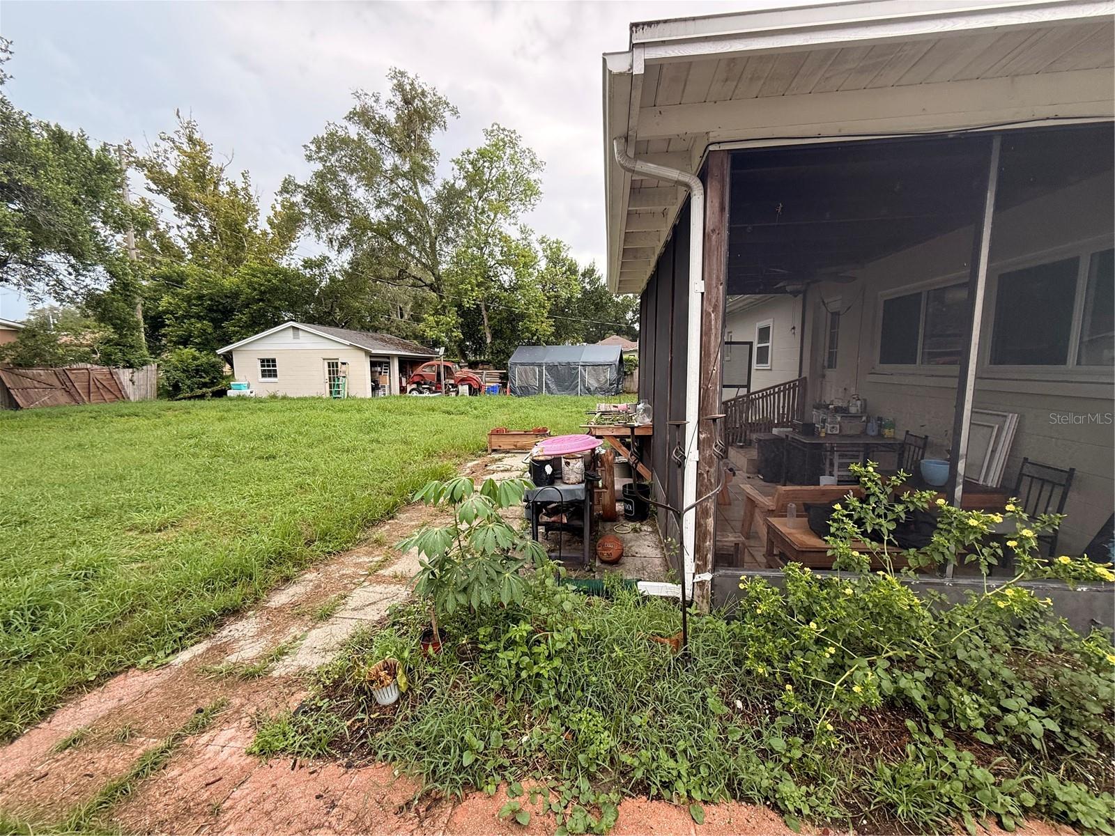 2626 Florence St Property Photo 12