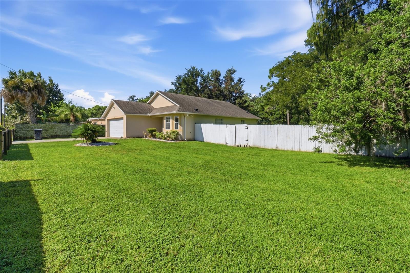 6100 Lee Lan Dr Property Photo 2