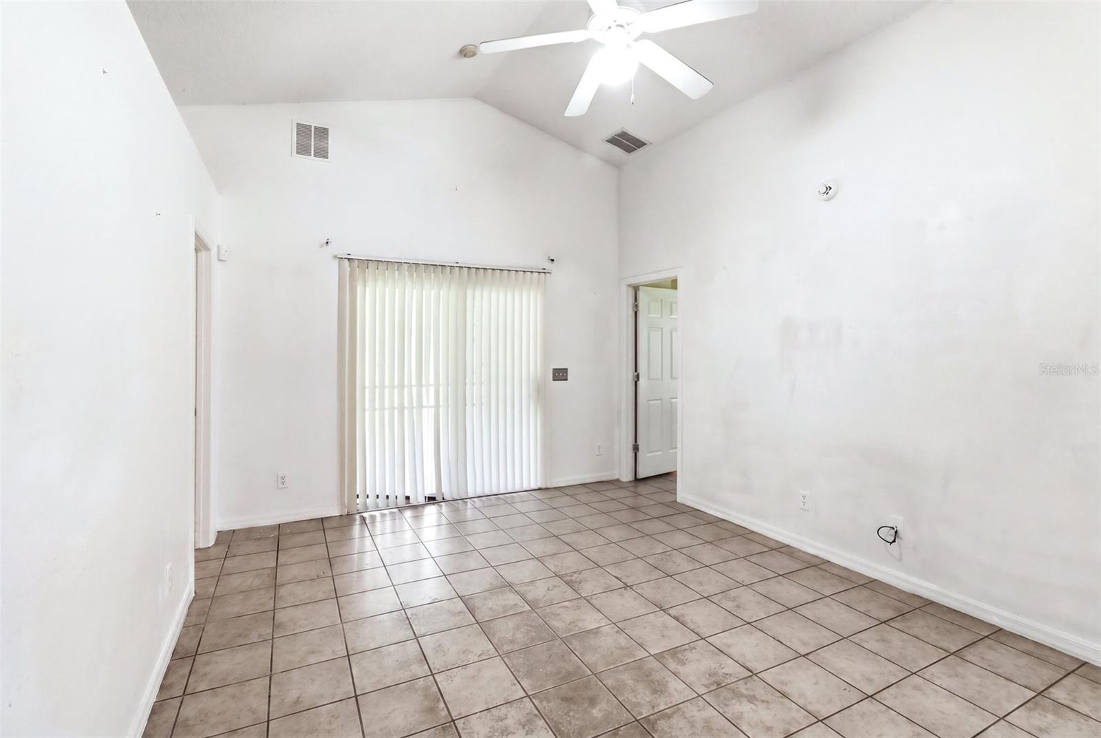 6100 Lee Lan Dr Property Photo 6