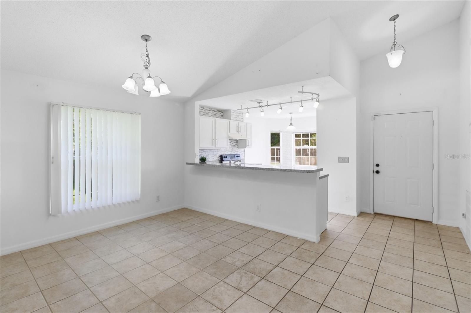 6100 Lee Lan Dr Property Photo 7
