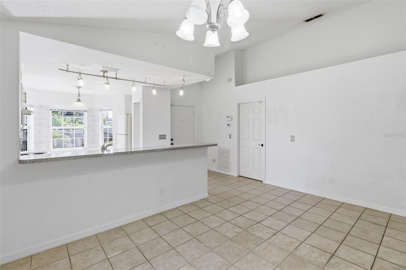 6100 Lee Lan Dr Property Photo 8