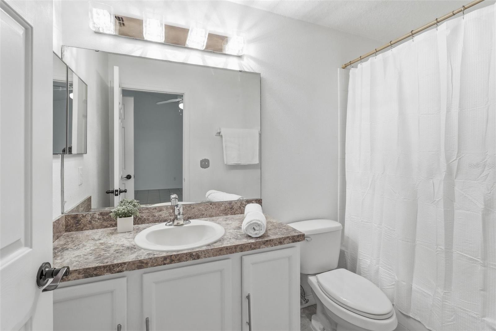 6100 Lee Lan Dr Property Photo 15