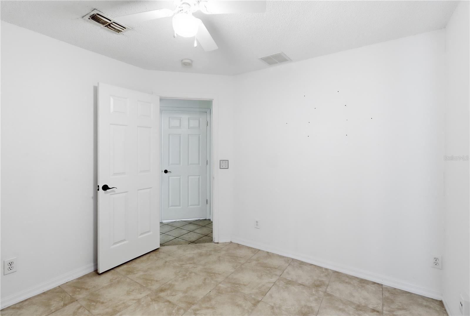6100 Lee Lan Dr Property Photo 16
