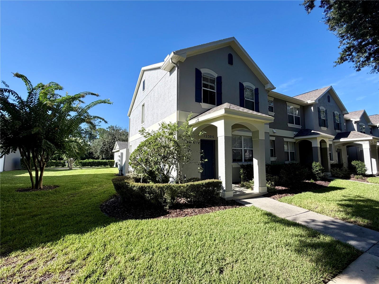 O6437707 Property Photo 2