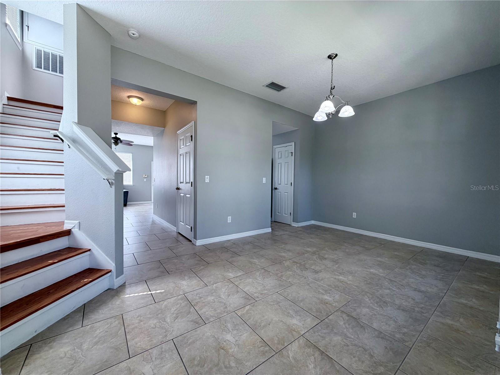 O6437707 Property Photo 6