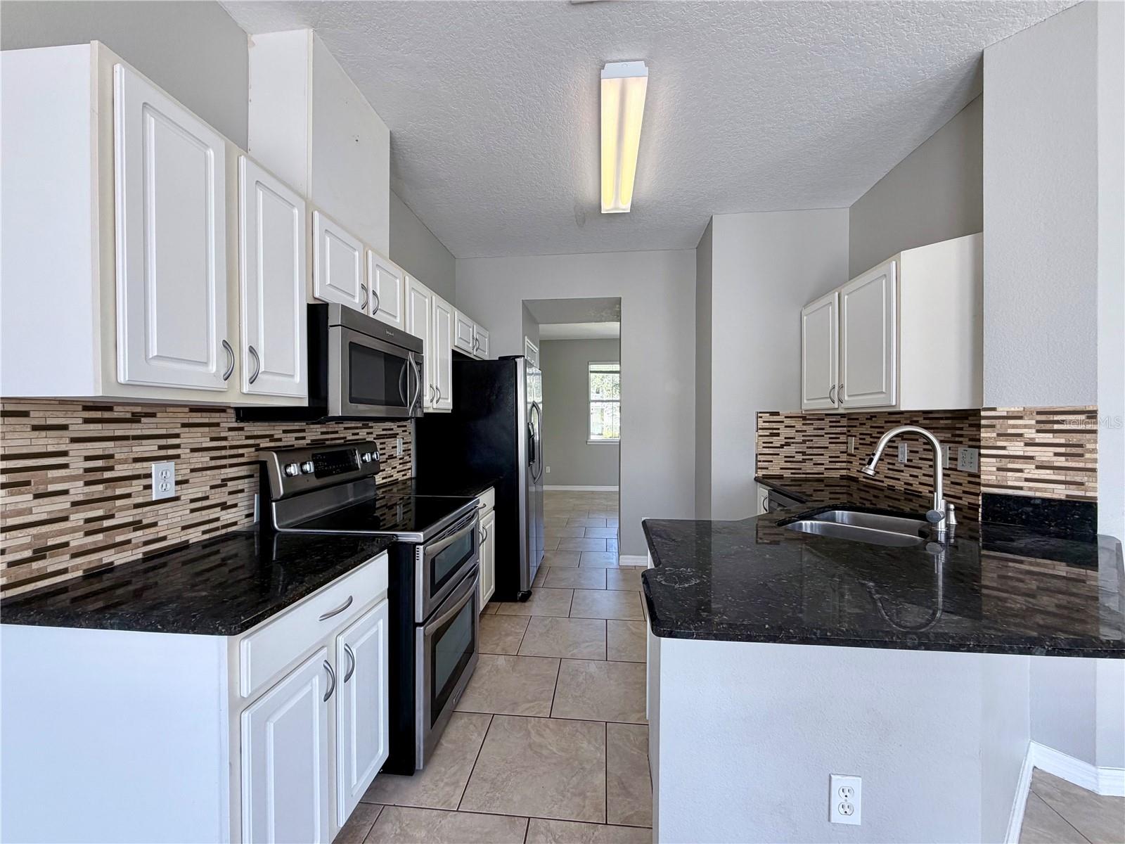 O6437707 Property Photo 10