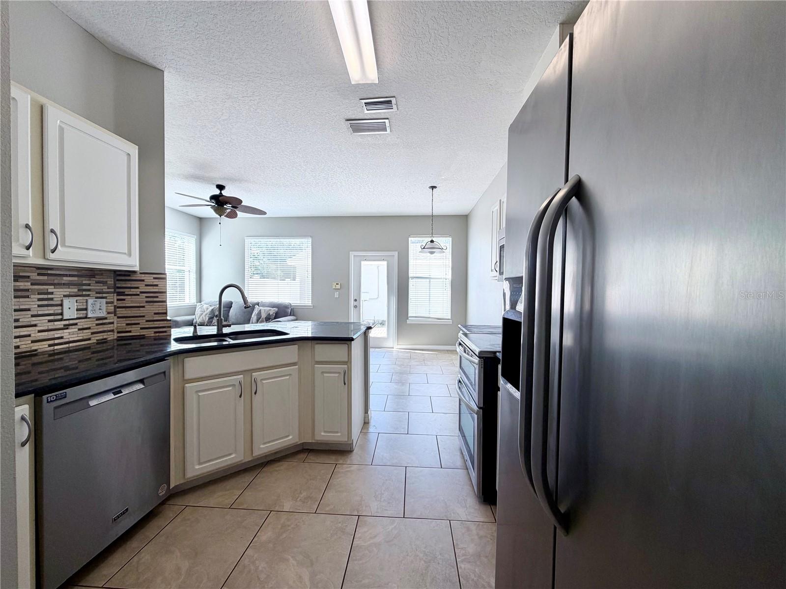 O6437707 Property Photo 11