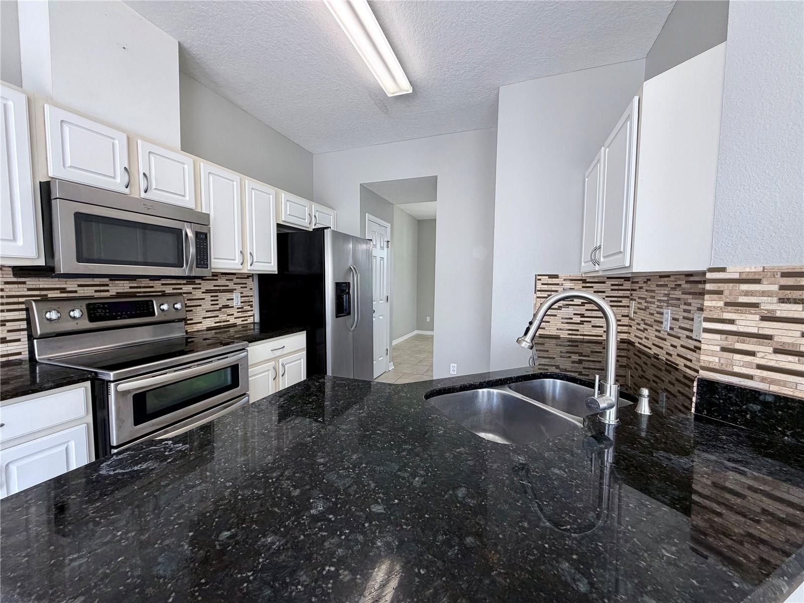 O6437707 Property Photo 13