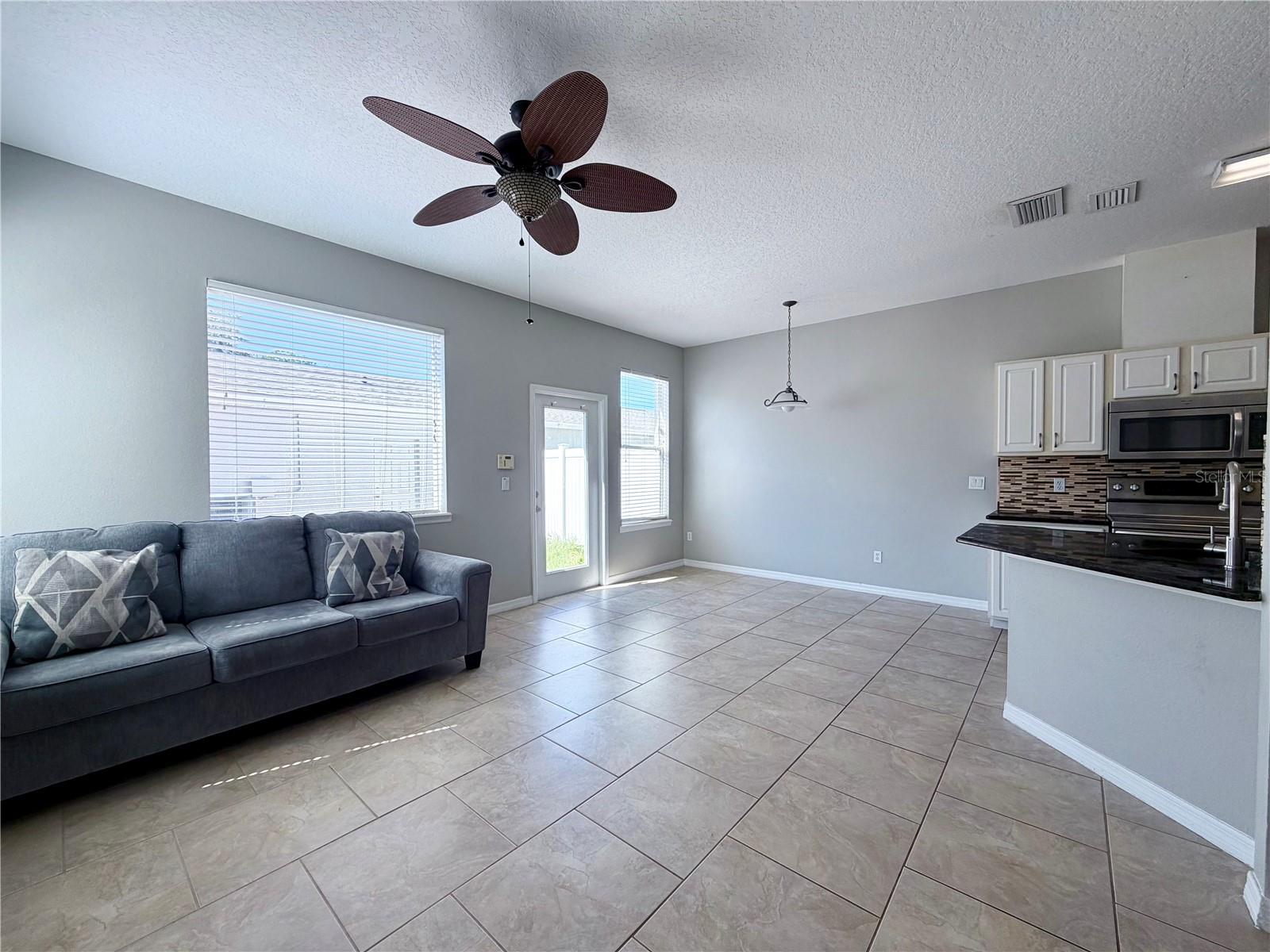 O6437707 Property Photo 15
