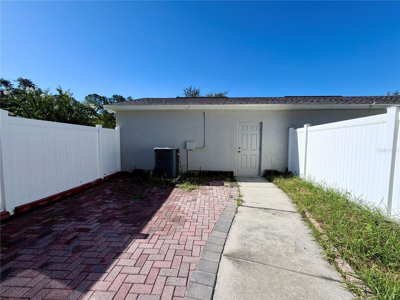 O6437707 Property Photo 26