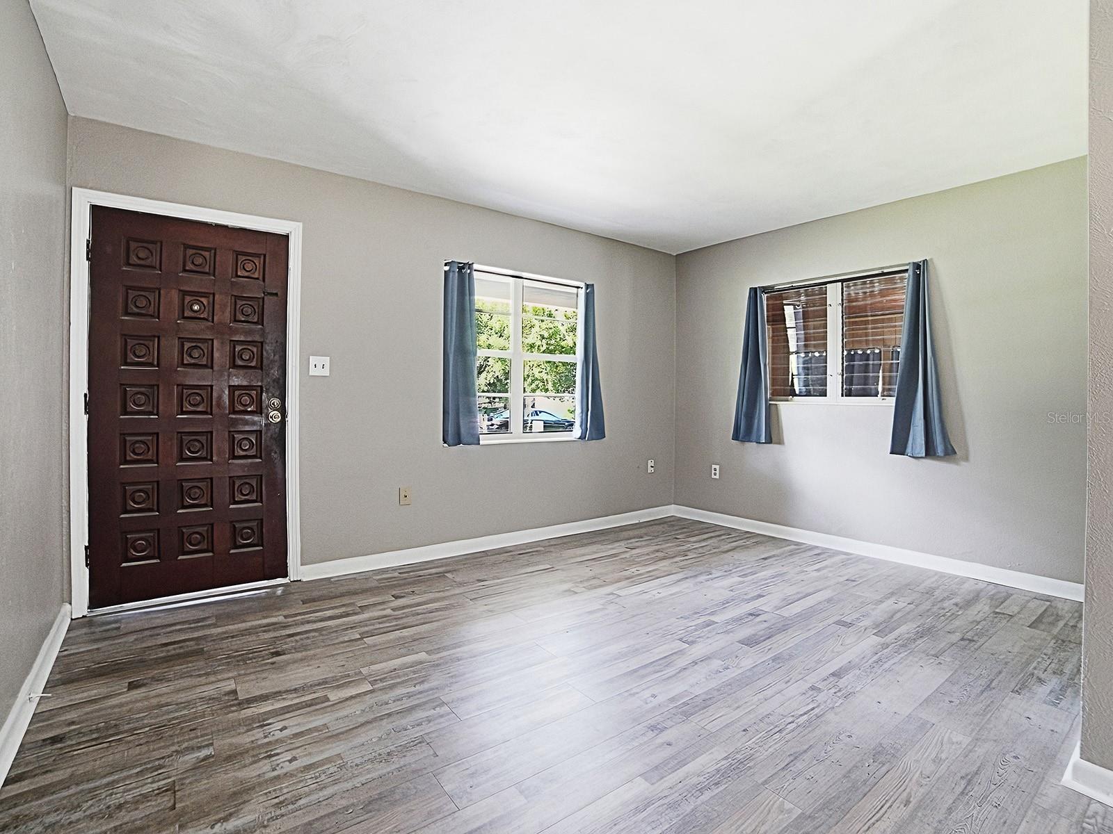 2014 Helms Ave Property Photo 2