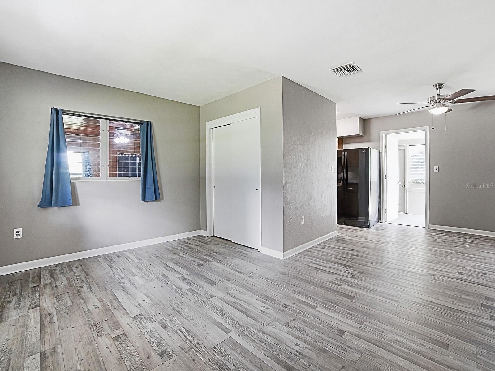 2014 Helms Ave Property Photo 3