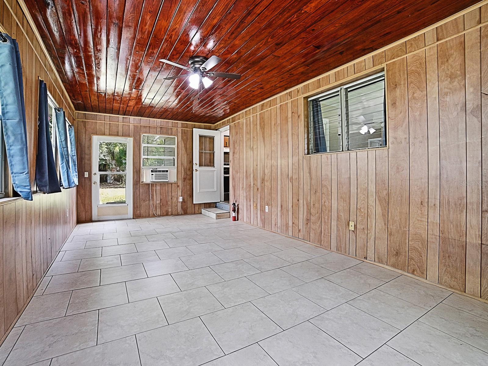 2014 Helms Ave Property Photo 26