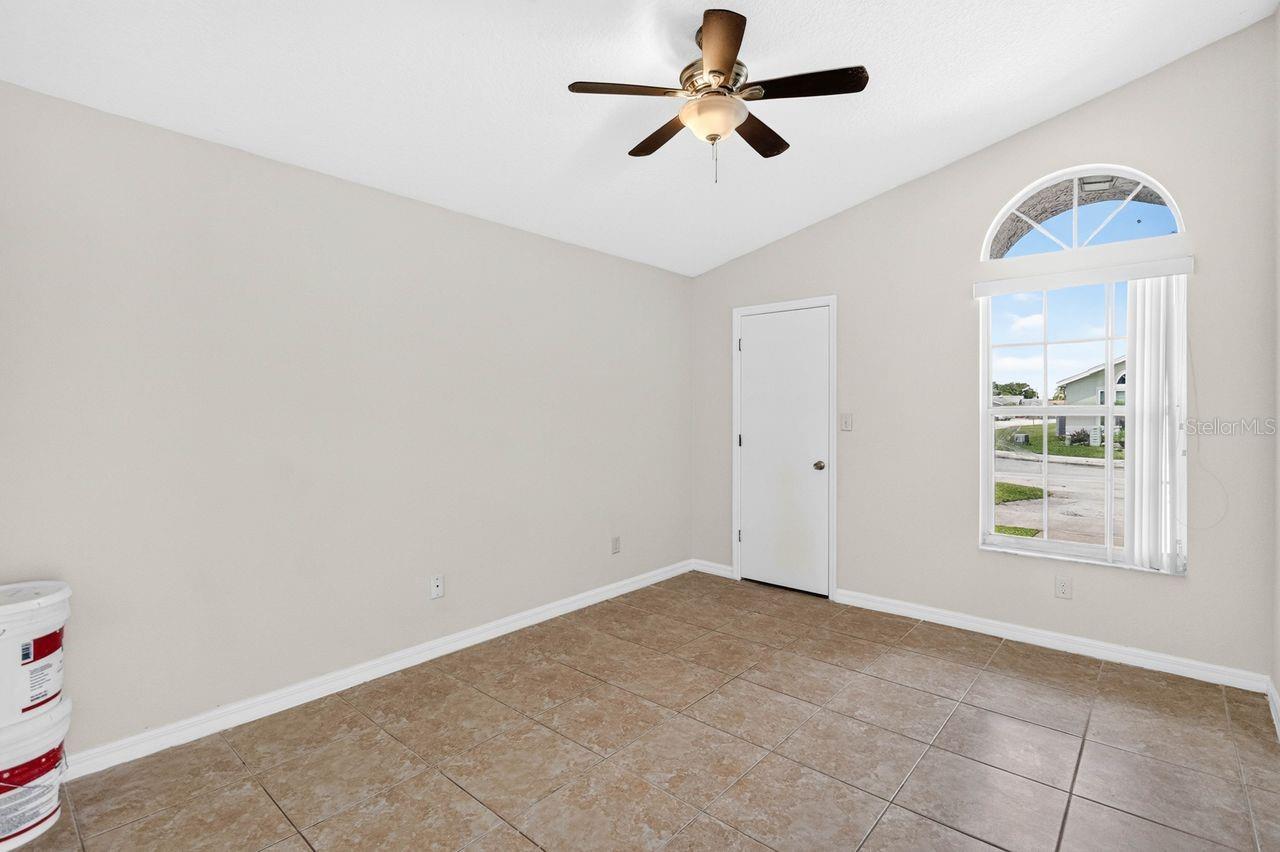 2382 Harbor Town Dr Property Photo 8
