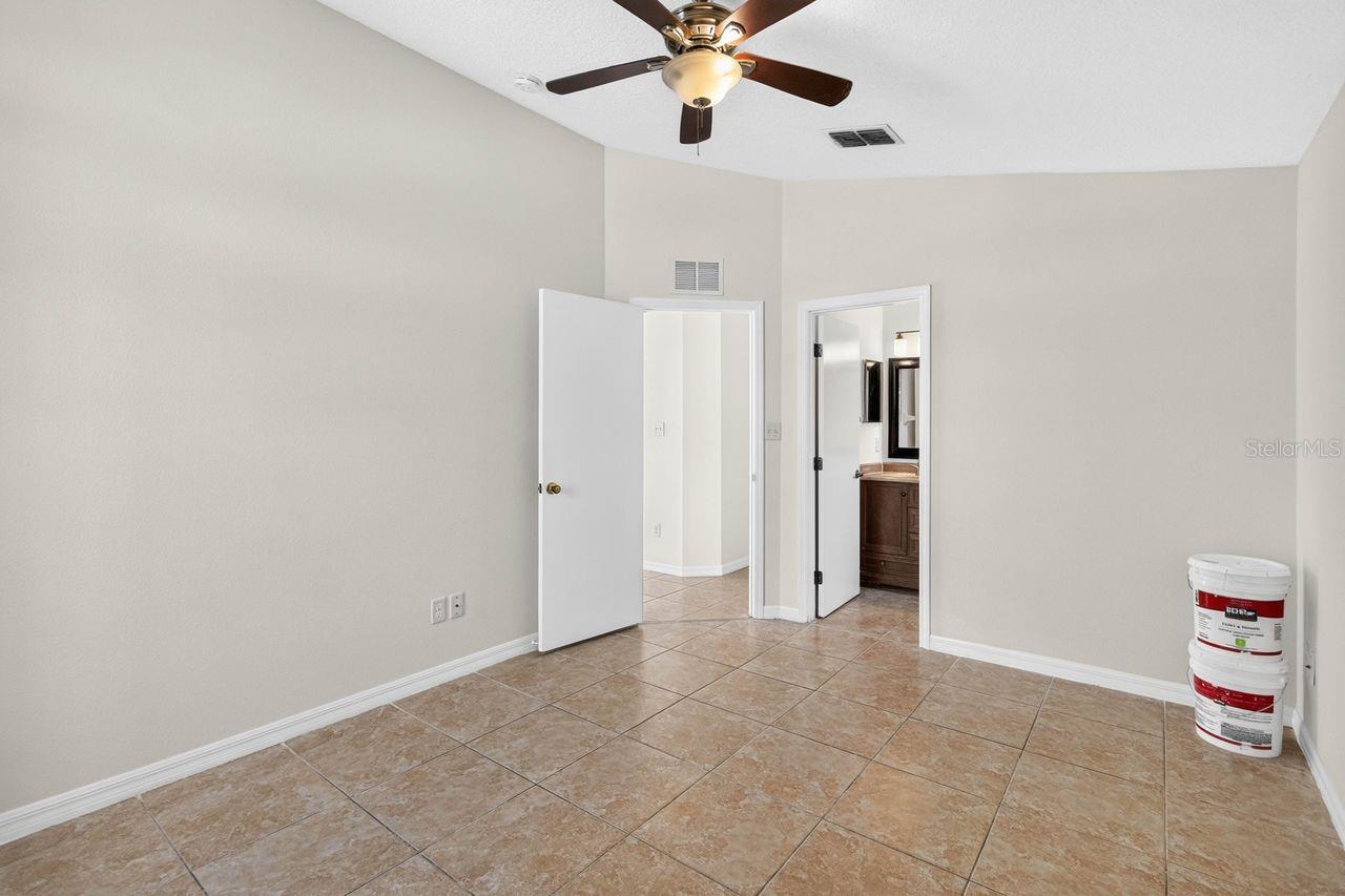2382 Harbor Town Dr Property Photo 9