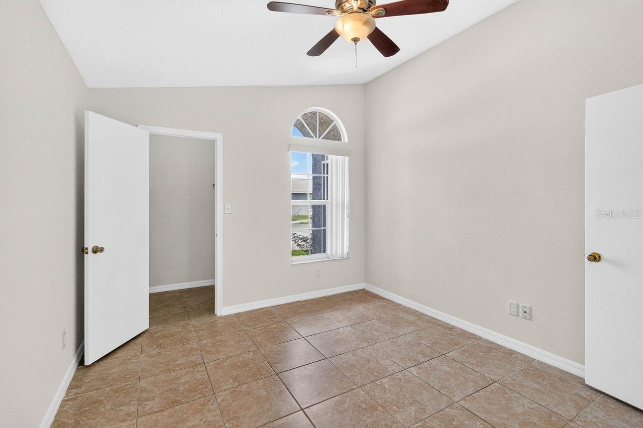 2382 Harbor Town Dr Property Photo 10