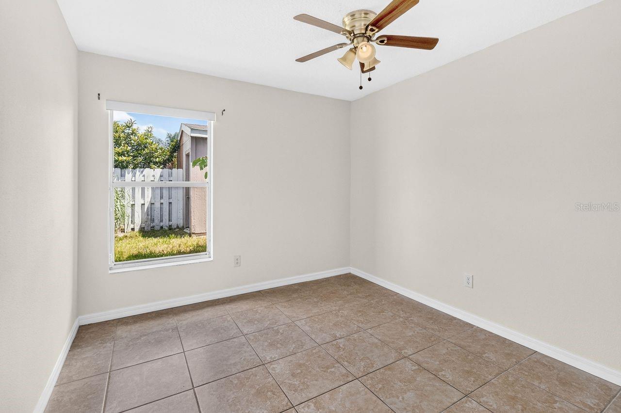 2382 Harbor Town Dr Property Photo 17