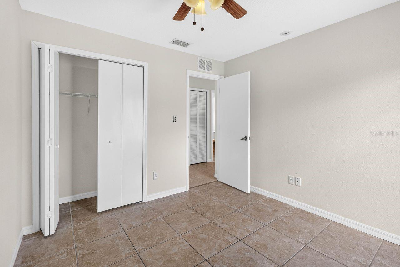 2382 Harbor Town Dr Property Photo 18