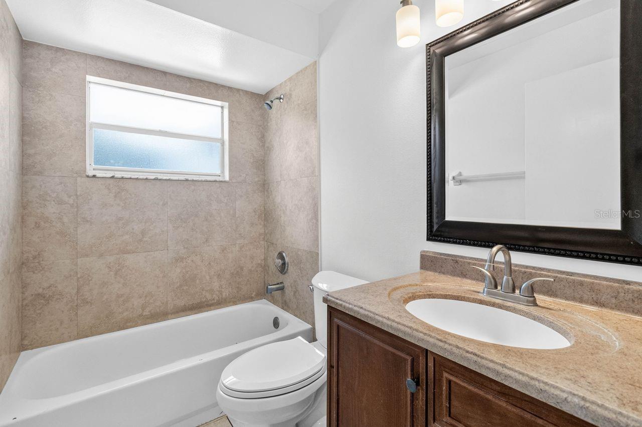 2382 Harbor Town Dr Property Photo 19