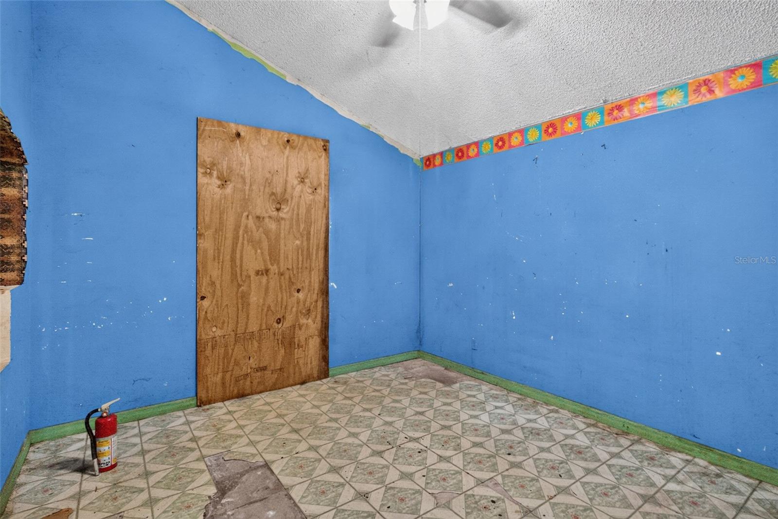 1301 W 11th St Property Photo 10