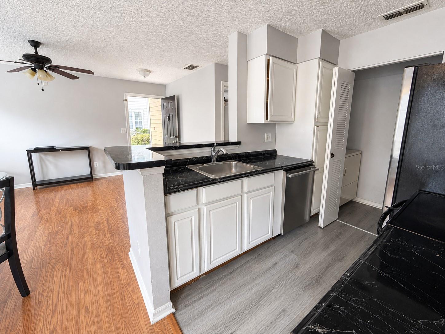 1057 S Hiawassee Rd #1918 Property Photo 8