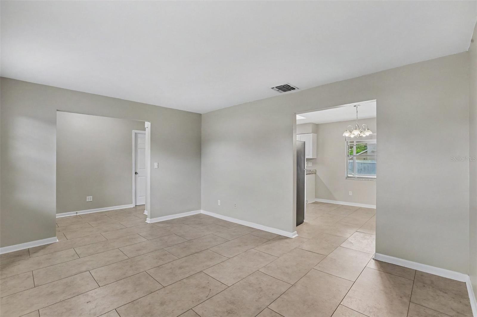 1909 Shannonwood Ct Property Photo 3