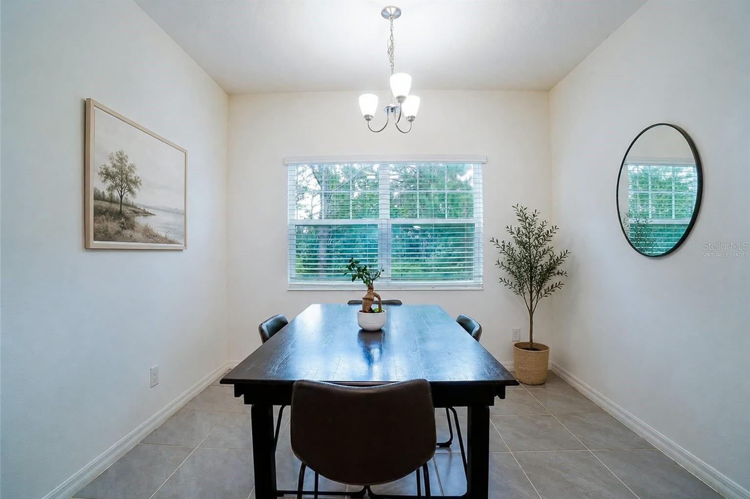 156 Glass Onion Dr Property Photo 8