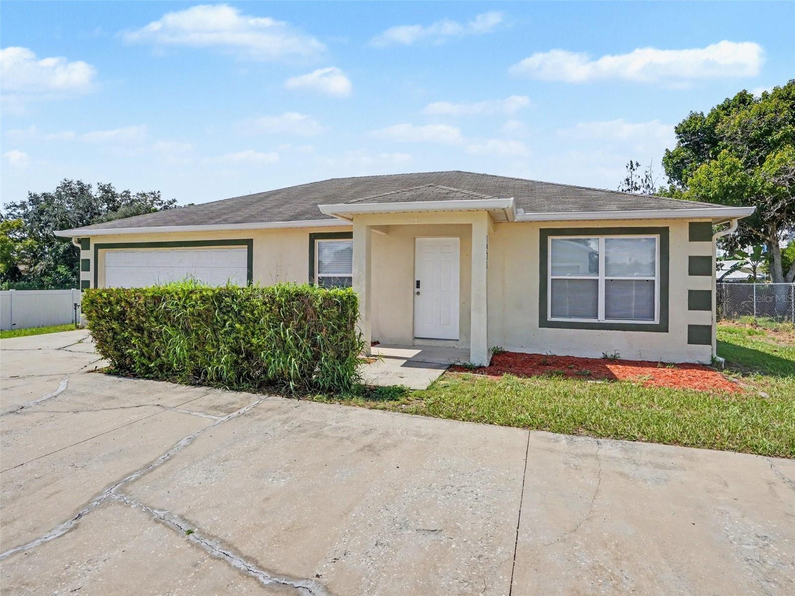 1921 MANATEE DR Property Photo 1