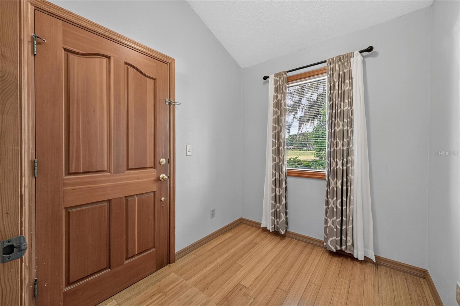 25717 Troon Ave Property Photo 5