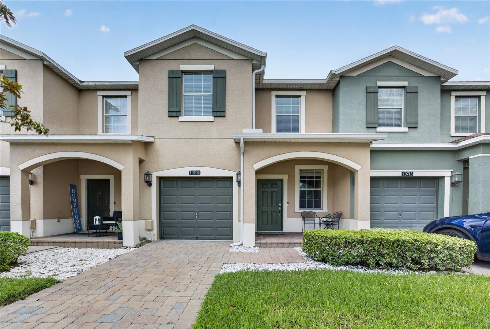 10709 SAVANNAH LANDING CIR Property Photo 1