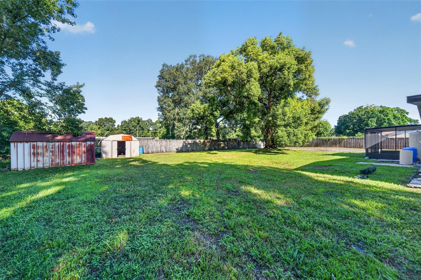 1606 Foxbower Rd Property Photo 4
